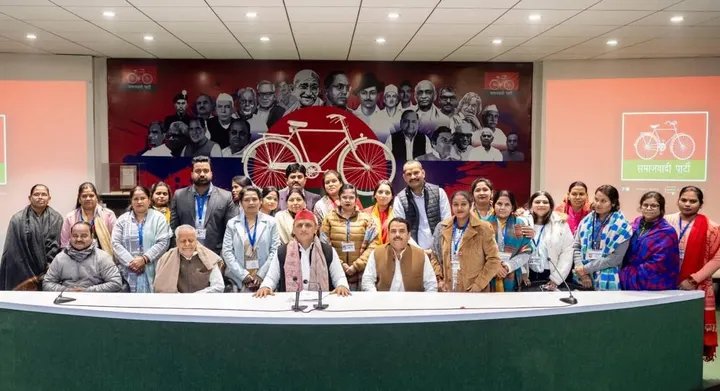 2027 में सपा सरकार बनी तो 1 करोड़ महिलाओं को मिलेंगे सालाना 40 हजार रुपये, अखिलेश यादव का बड़ा एलान