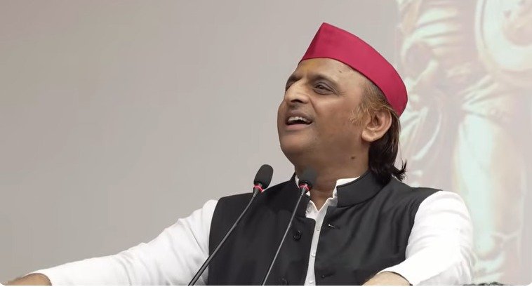 लखनऊ अग्निकांड पर अखिलेश का सीधा वार: ‘कैमरा ऑन होते ही आते हैं आंसू’, आदिवासी समाज के लिए किए बड़े वादे